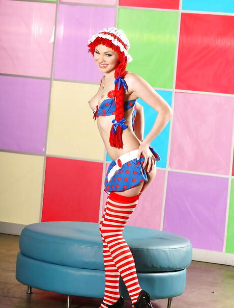 Deluxe american milf Jayme Langford in skirt baring her ass and spreading her legs 